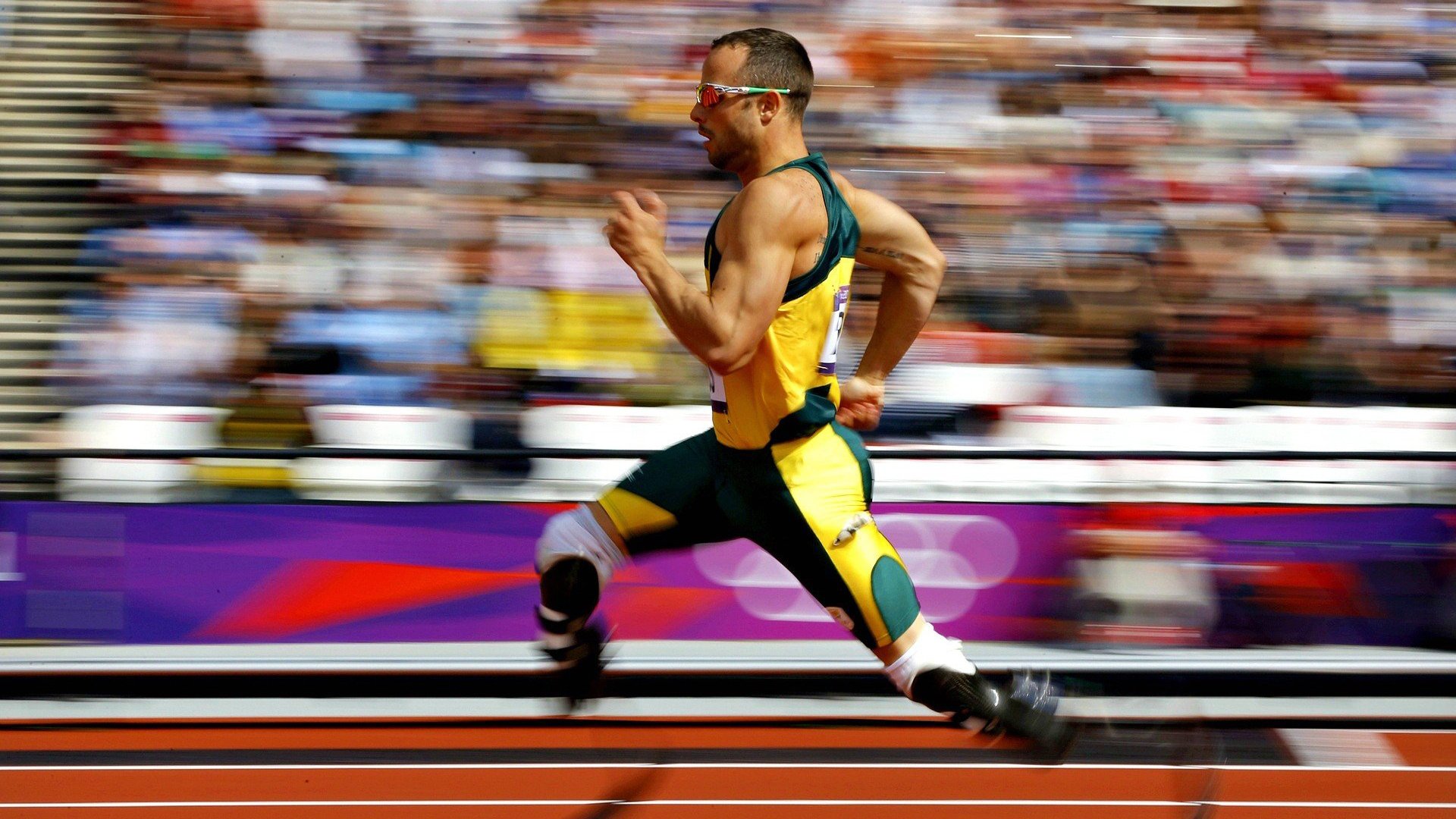 “德甲攻防大战：激烈对抗彰显球队实力”，德甲intro